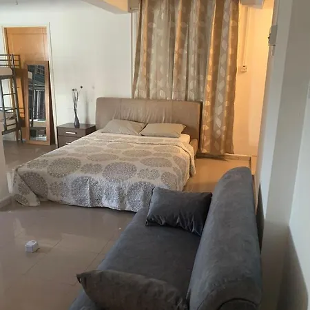 Ground Floor With Big Balcony Апартаменти *